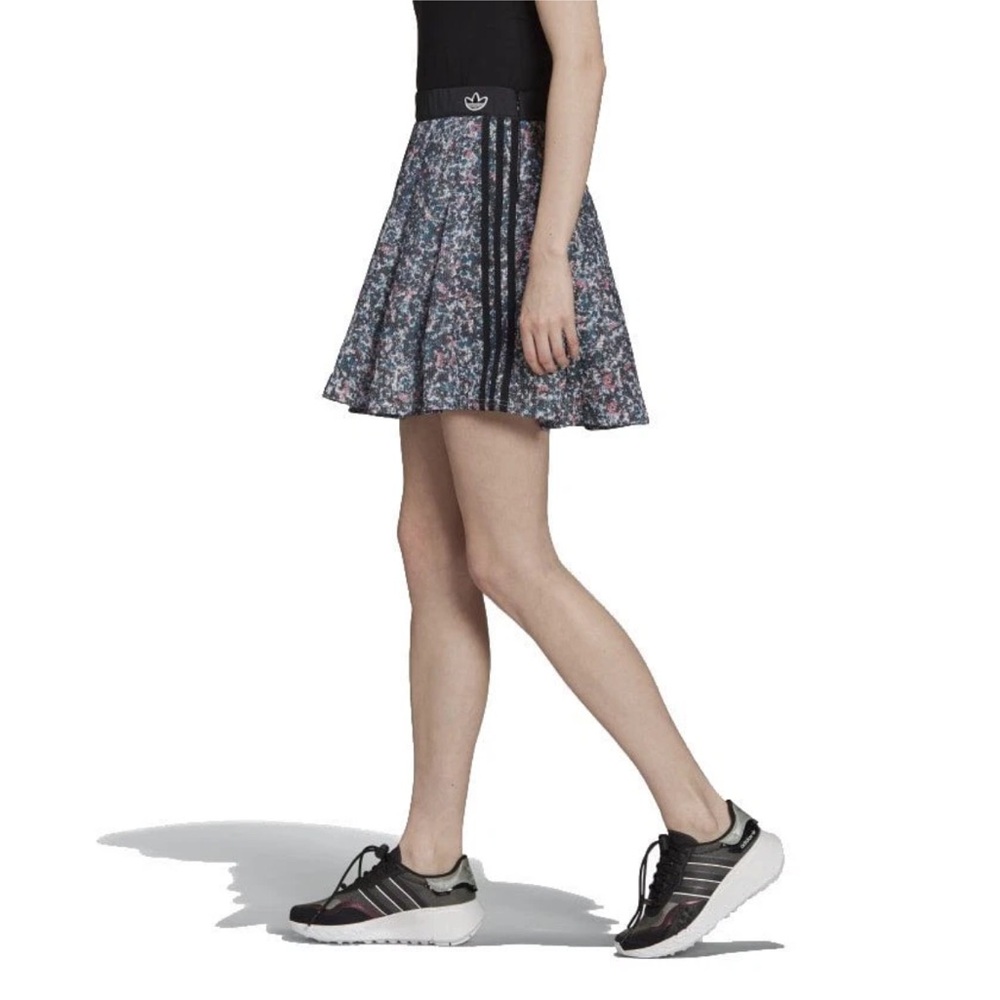 Adidas Women's Skater Skirt - Multicolored Floral Size M